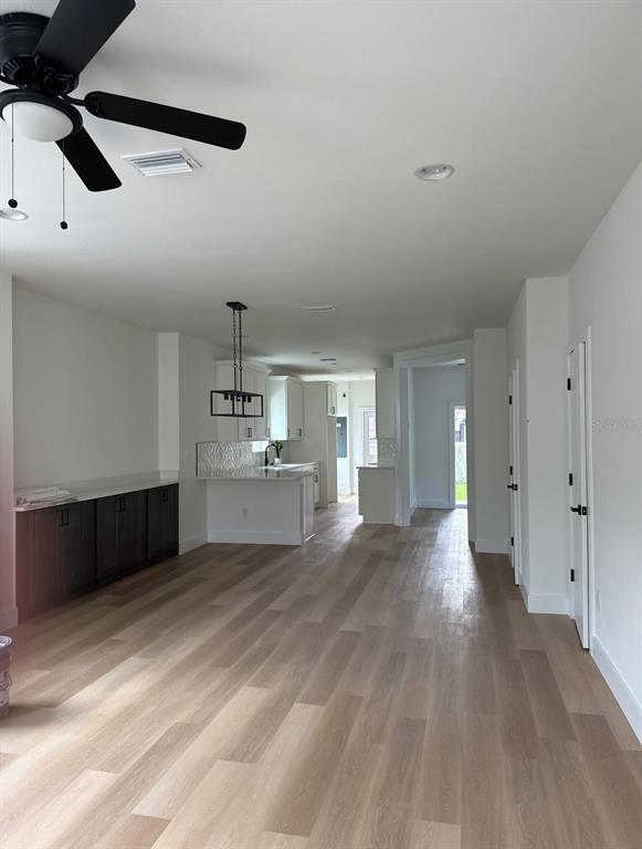 Building Photo - 2333 W Beach St