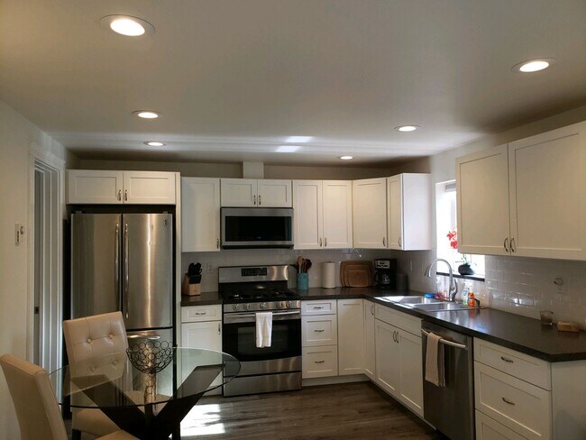 Foto del edificio - 1325 Central St NE