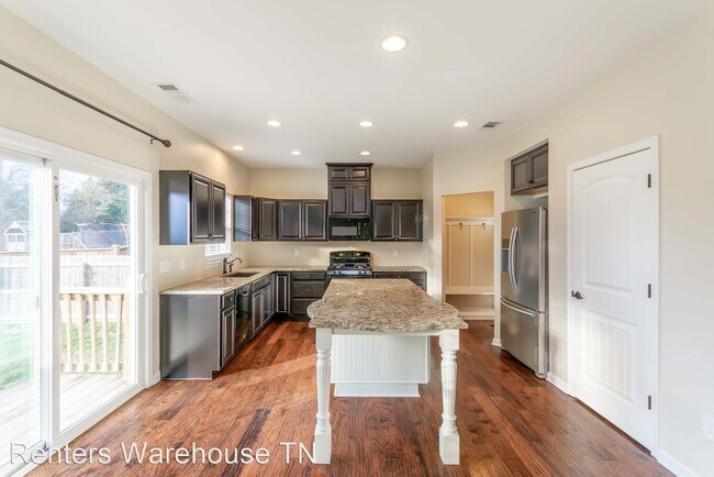Building Photo - 4 br, 2.5 bath House - 2528 Carmine Street