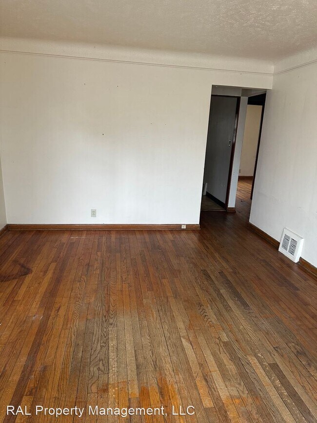 Foto del edificio - 3 br, 1 bath House - 11017 Prince Ave