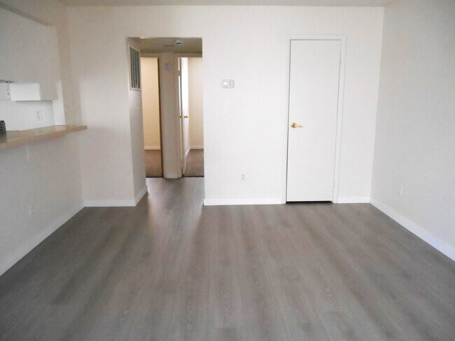 Foto del edificio - 473 Rexford Dr