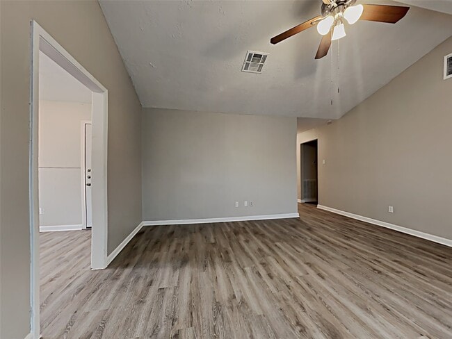 Foto del edificio - 15914 Ridgeroe Ln