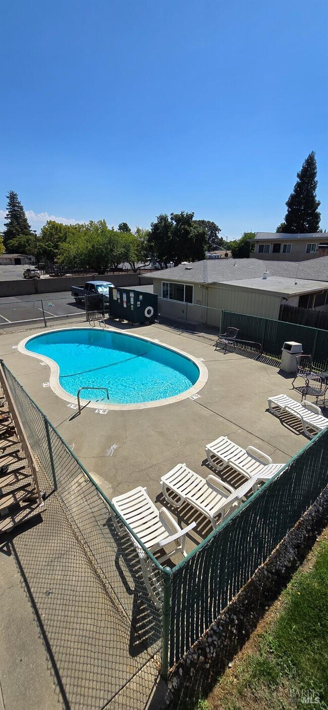 Foto del edificio - 1567 Alamo Dr