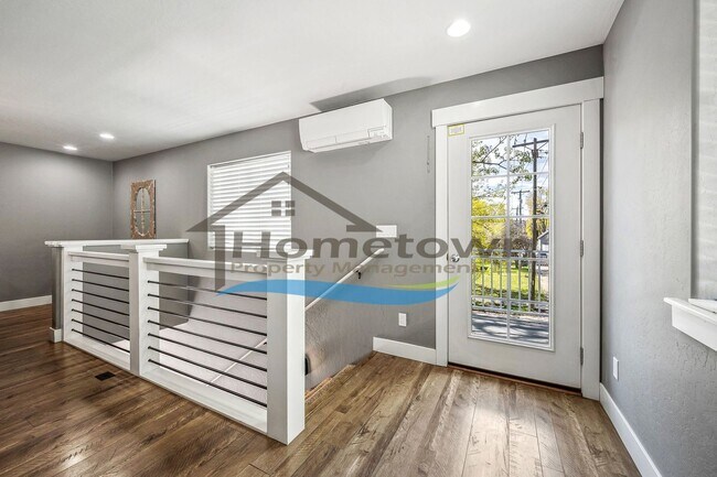 Building Photo - ***Newly Reduced Price*** Fully Furnished ...