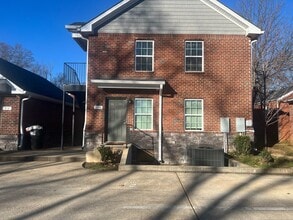 Building Photo - 517 Crestland Ave