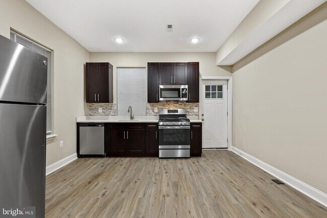 Building Photo - 2100 N Smallwood St