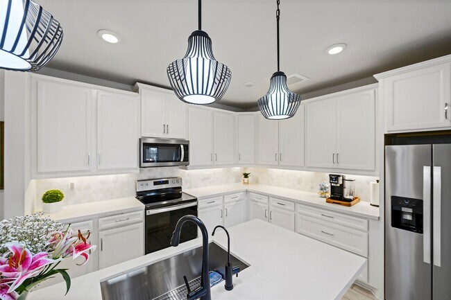 Building Photo - 6804 Westview Dr