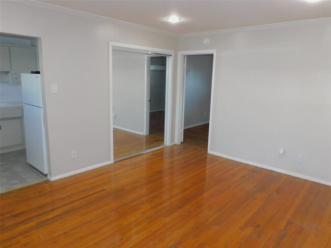 Building Photo - 311 Hawthorne St