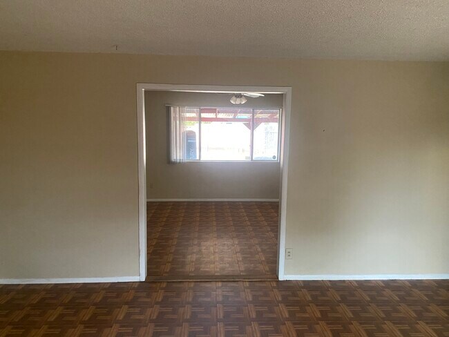 Foto del edificio - 4111 S College Ave