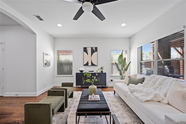Building Photo - 6606 Windward View Dr