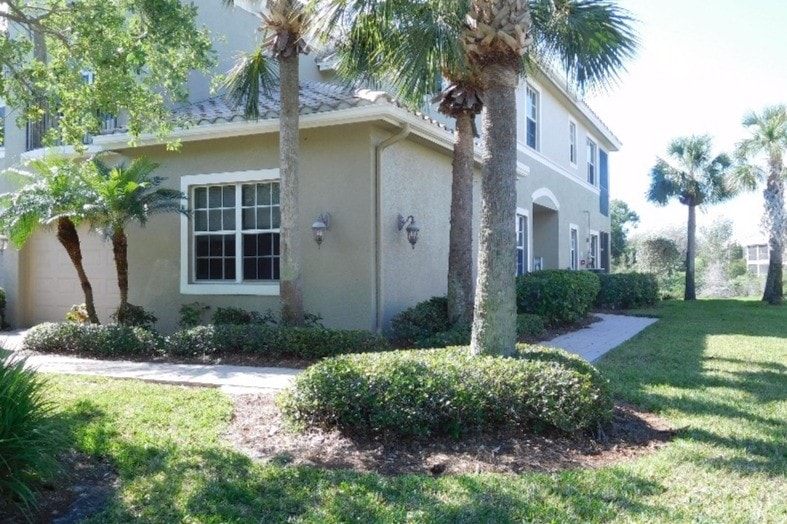 CONDO - 7060 Bay Woods Lake Ct