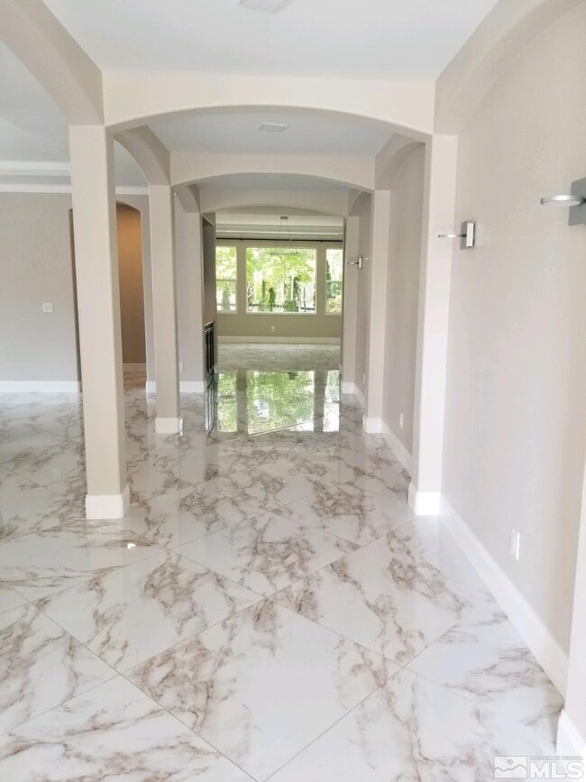 Building Photo - 8155 Willow Ranch Trail