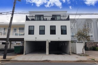 Building Photo - 24 S Washington Ave