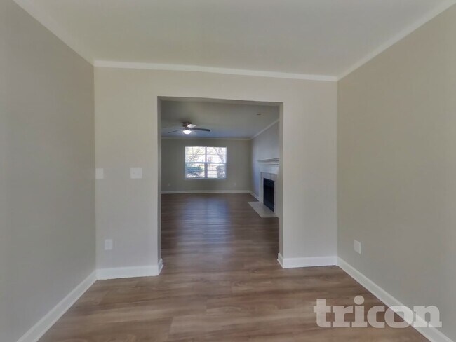 Foto del edificio - 3933 Far West Dr