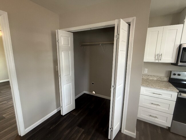 Foto del edificio - 80 Redwood Ln