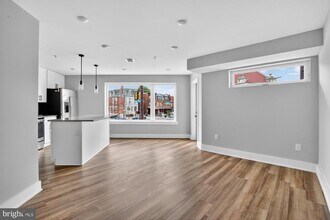 Building Photo - 3965 Lancaster Ave