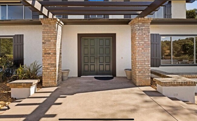 Foto del edificio - Classic Hope Ranch