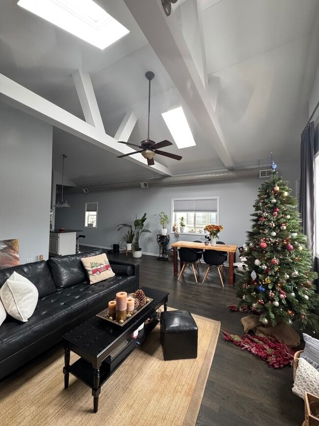 Foto del edificio - 2315 W Harrison St