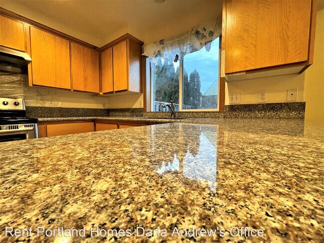Foto del edificio - 3 br, 2.5 bath House - 18483 SW Longacre St