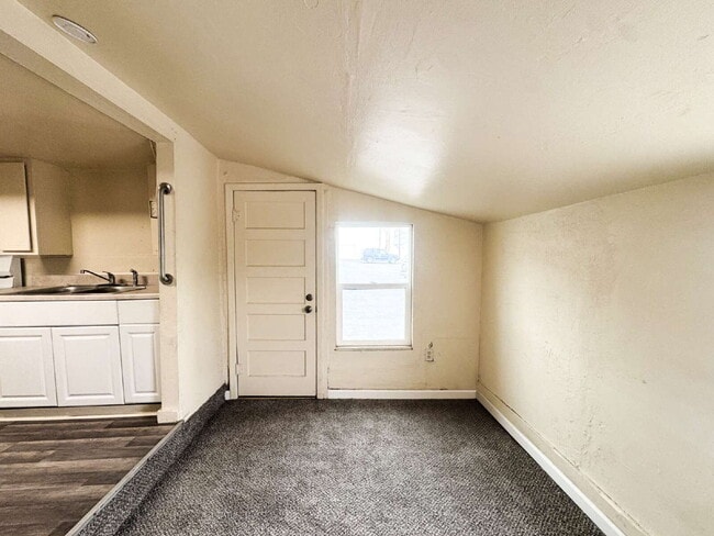 Foto del edificio - For Rent: 1-bedroom, 1-bathroom home in Yuma
