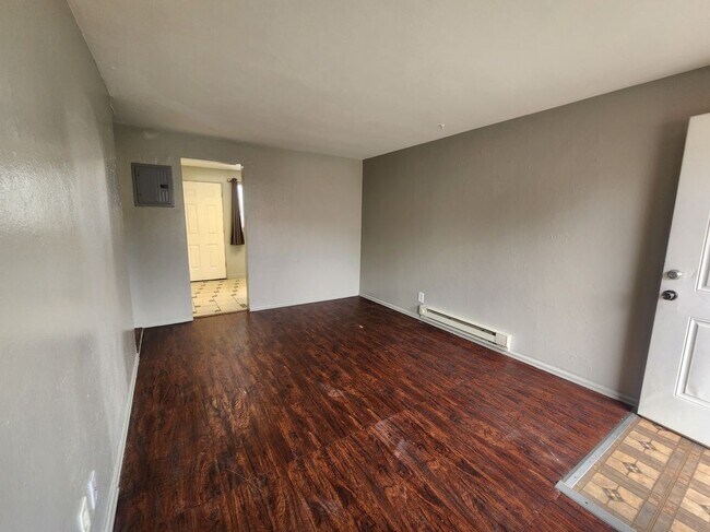 Building Photo - 1056 Dayton St