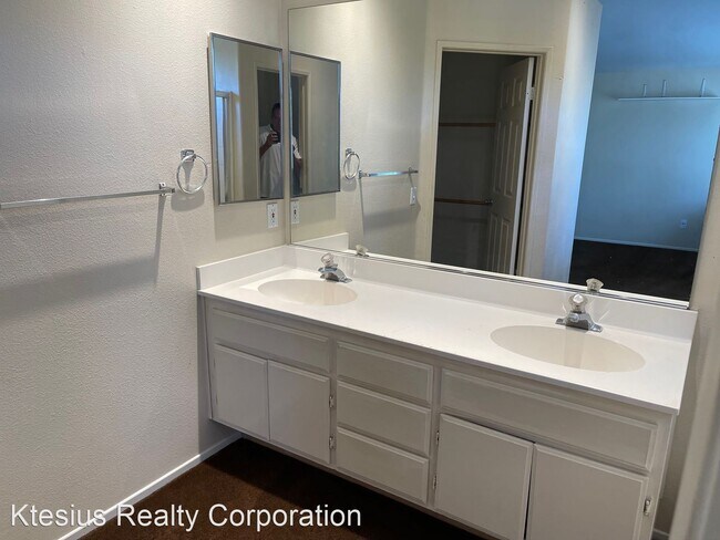 Building Photo - 3 br, 2.5 bath House - 1867 Saint Thomas Road