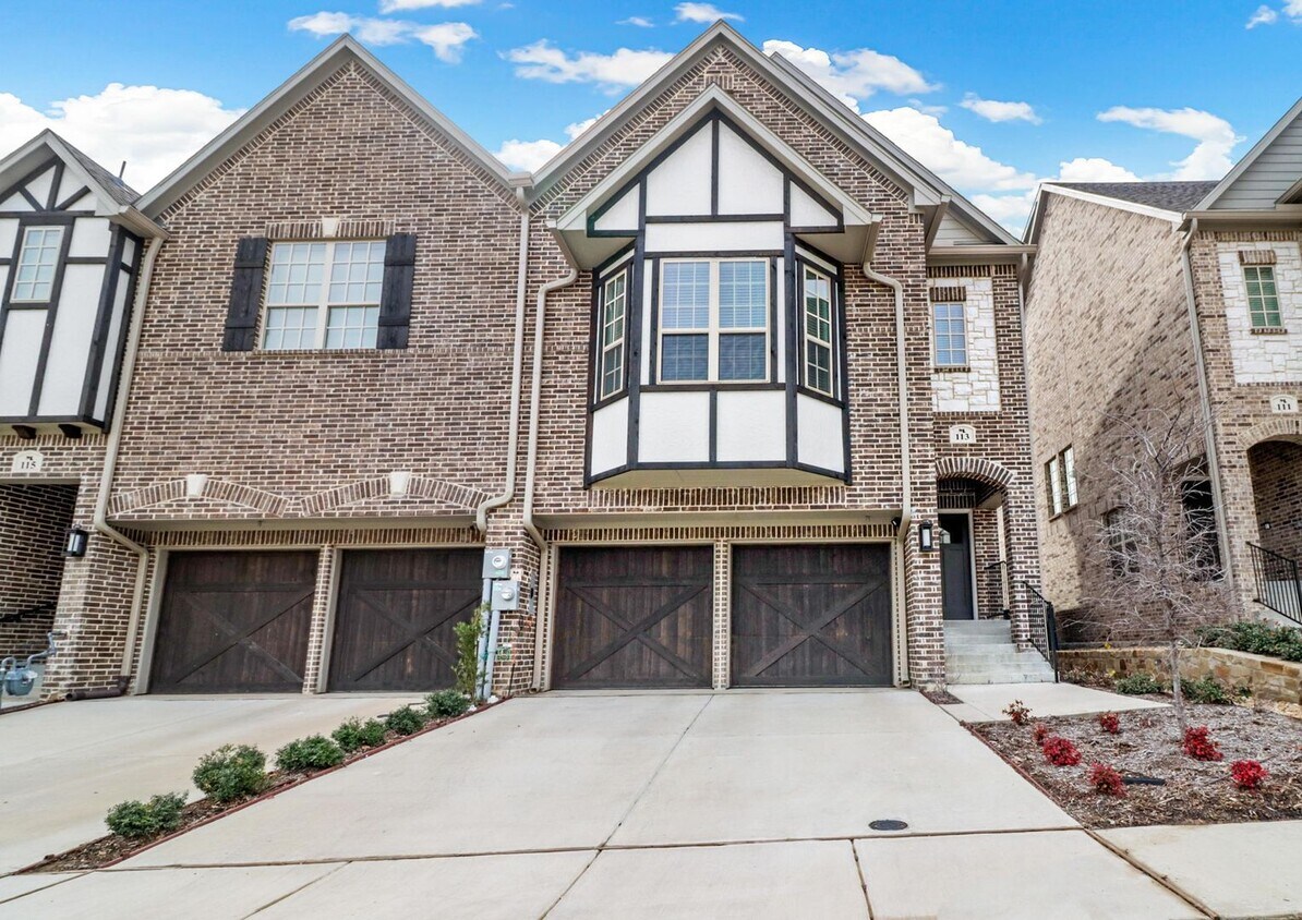 Primary Photo - Luxury Living in Lewisville Townhome