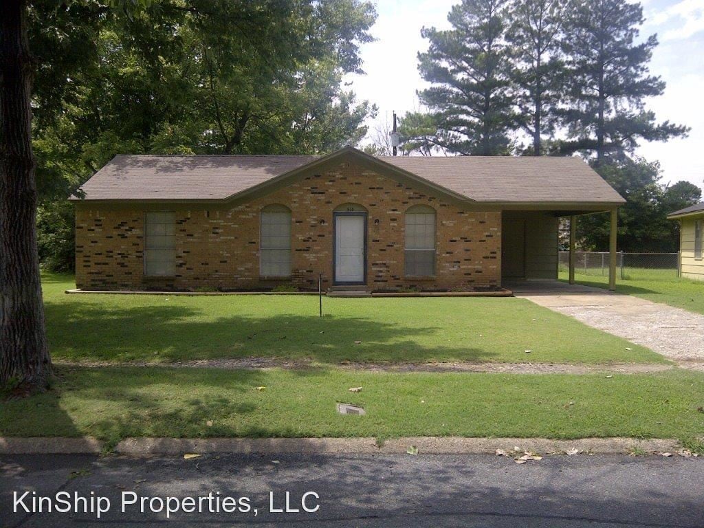 Primary Photo - 3 br, 1 bath House - 516 Parkway Dr