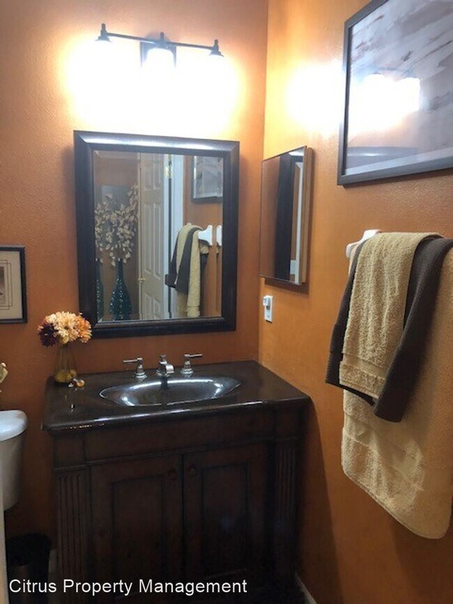 Foto del edificio - 9447 Myrtle Creek Ln