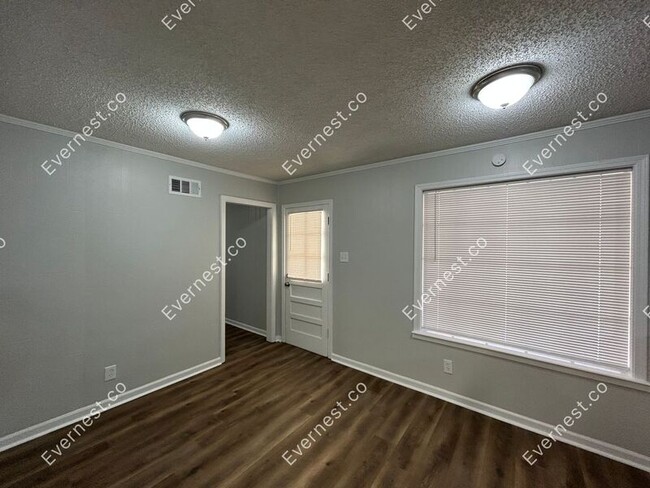 Building Photo - 6787 Pleasant Hill Rd