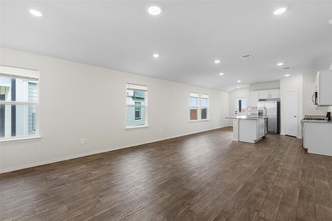 Building Photo - 133 Frogmore Lp
