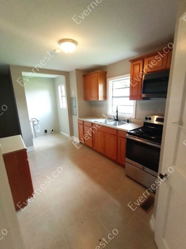 Building Photo - 112 9th St