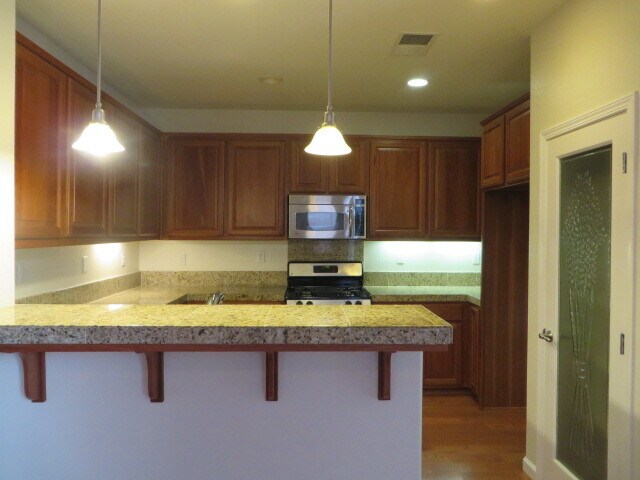 Building Photo - 167 Patio Ln