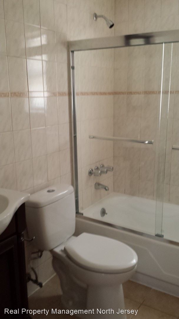 Foto del edificio - 1 br, 1 bath House - 25 River Rd #A15
