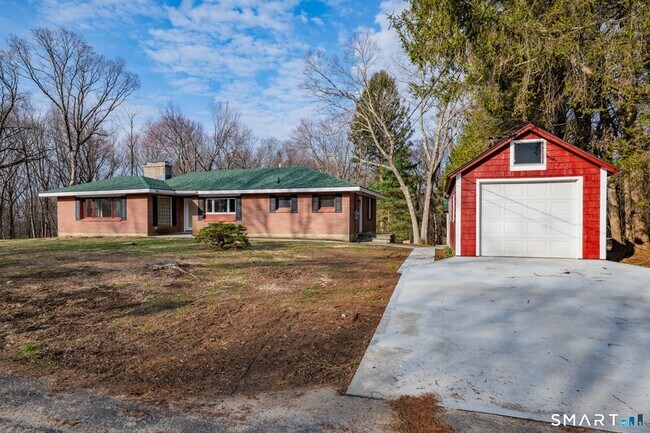 Building Photo - 220 Upper Grassy Hill Rd
