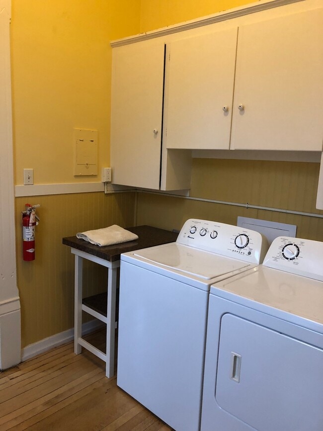 in unit laundry - 25 Lafayette Ave SE