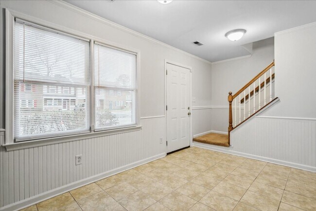 Building Photo - York Crossing Townhome