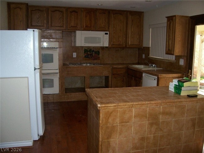 Building Photo - 6649 Fredonia Dr