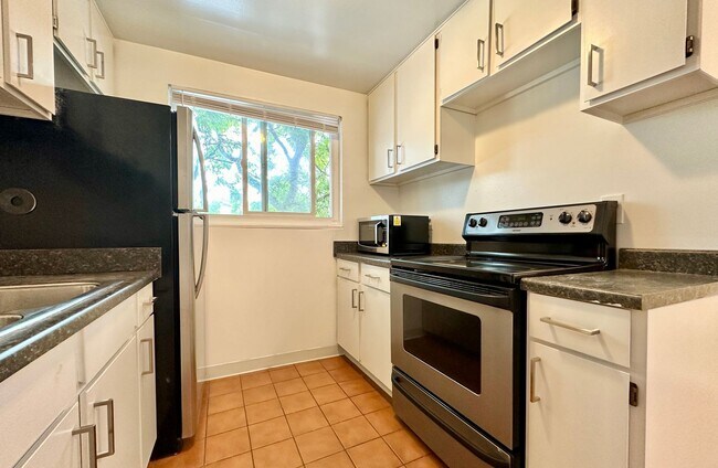 Building Photo - 6111 8th Ave NW