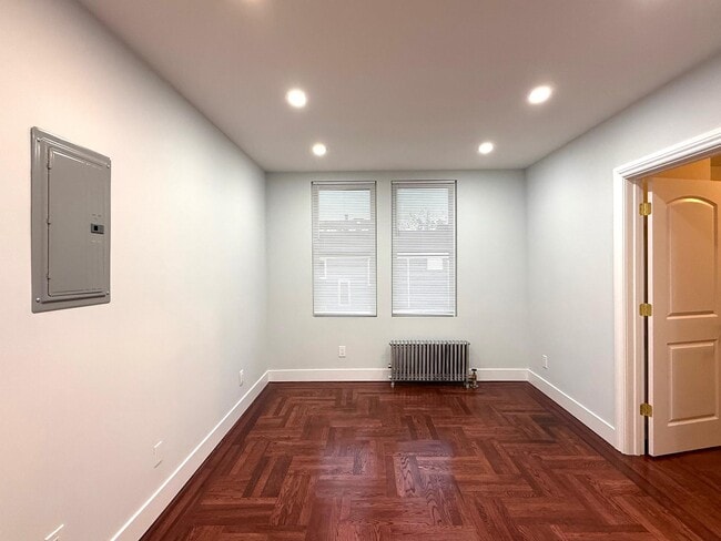 Building Photo - 39-47-47 50th Ave