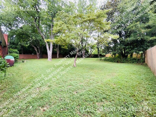Building Photo - Newly Renovated Classic Ranch Home with La...