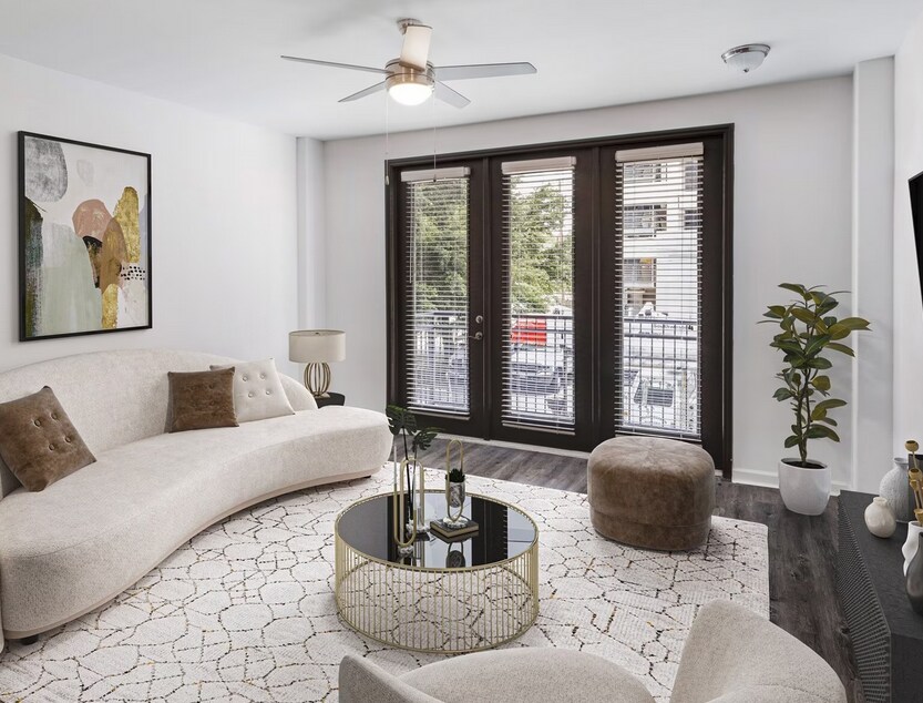 Foto principal - 300 W 3rd St