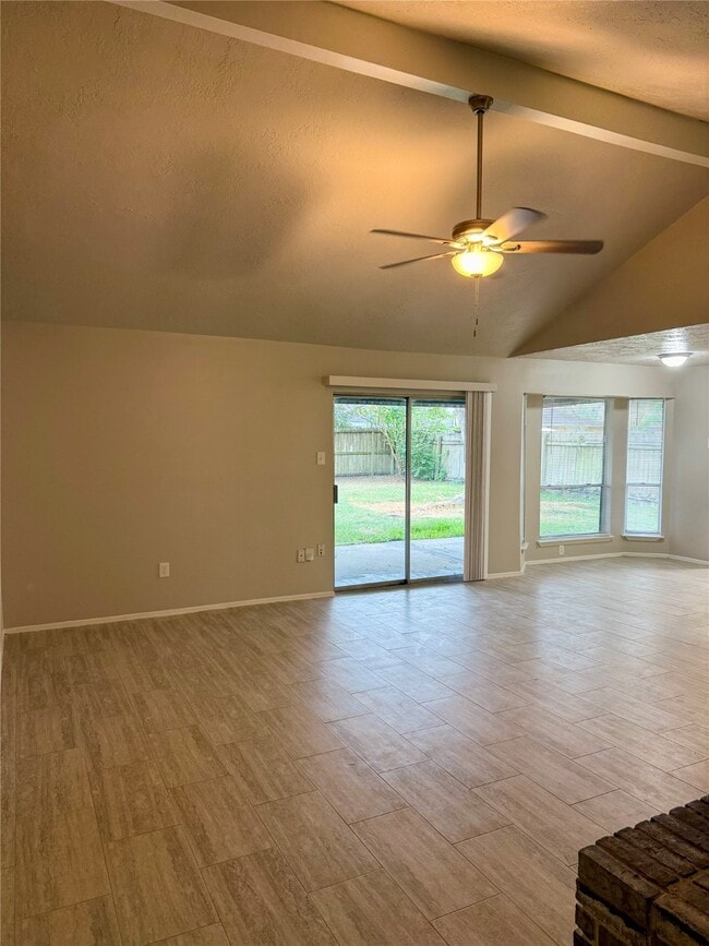 Foto del edificio - 3507 Almondwood Dr