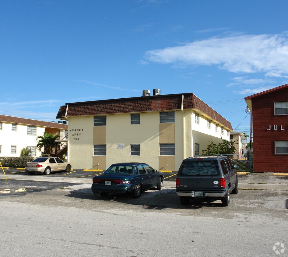 Foto del edificio - 701 NE 8th St