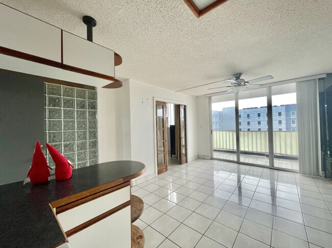 Foto del edificio - 1914 University Ave