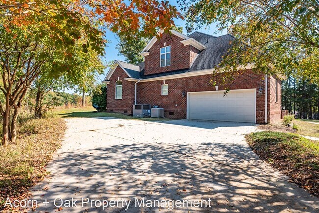 Foto del edificio - 5 br, 4.5 bath House - 51 Alecia Court