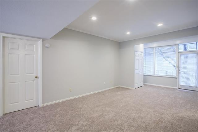 Foto del edificio - 4422 Harlanwood Dr