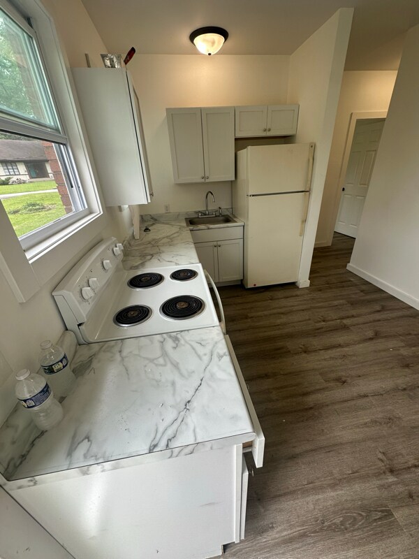 Foto del edificio - 4233 E 38th St