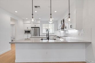 Building Photo - 219 Gambrel Cir