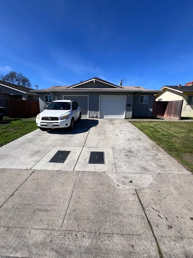 Photo - 5932 & 5934 Clover Manor Way